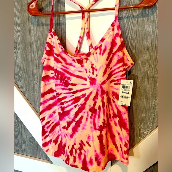 B4.34 Nwt Jenni Shelf Bra Tie Dye Tank Pink Small - Picture 1 of 3